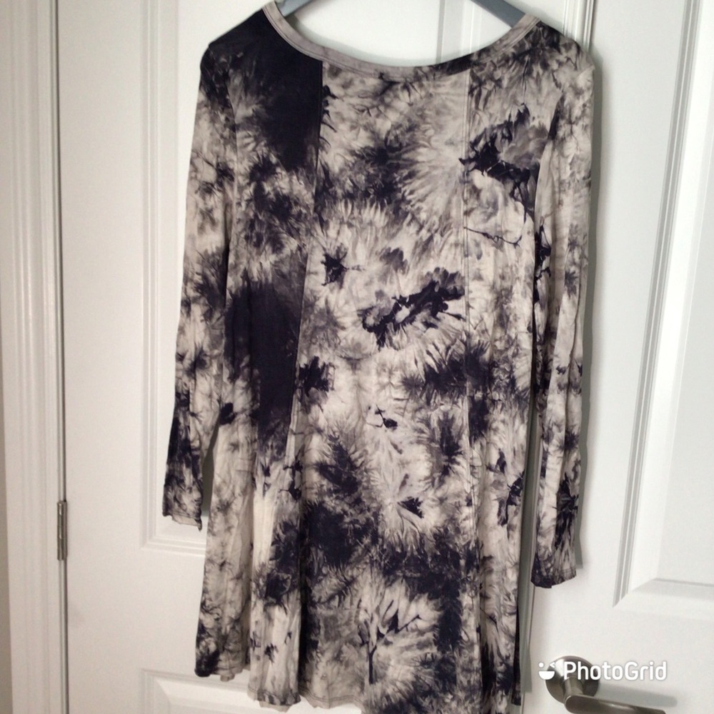 Black & Ivory Tie Dye Shift Dress size S - NWOT SOLD - Picture 3 of 4